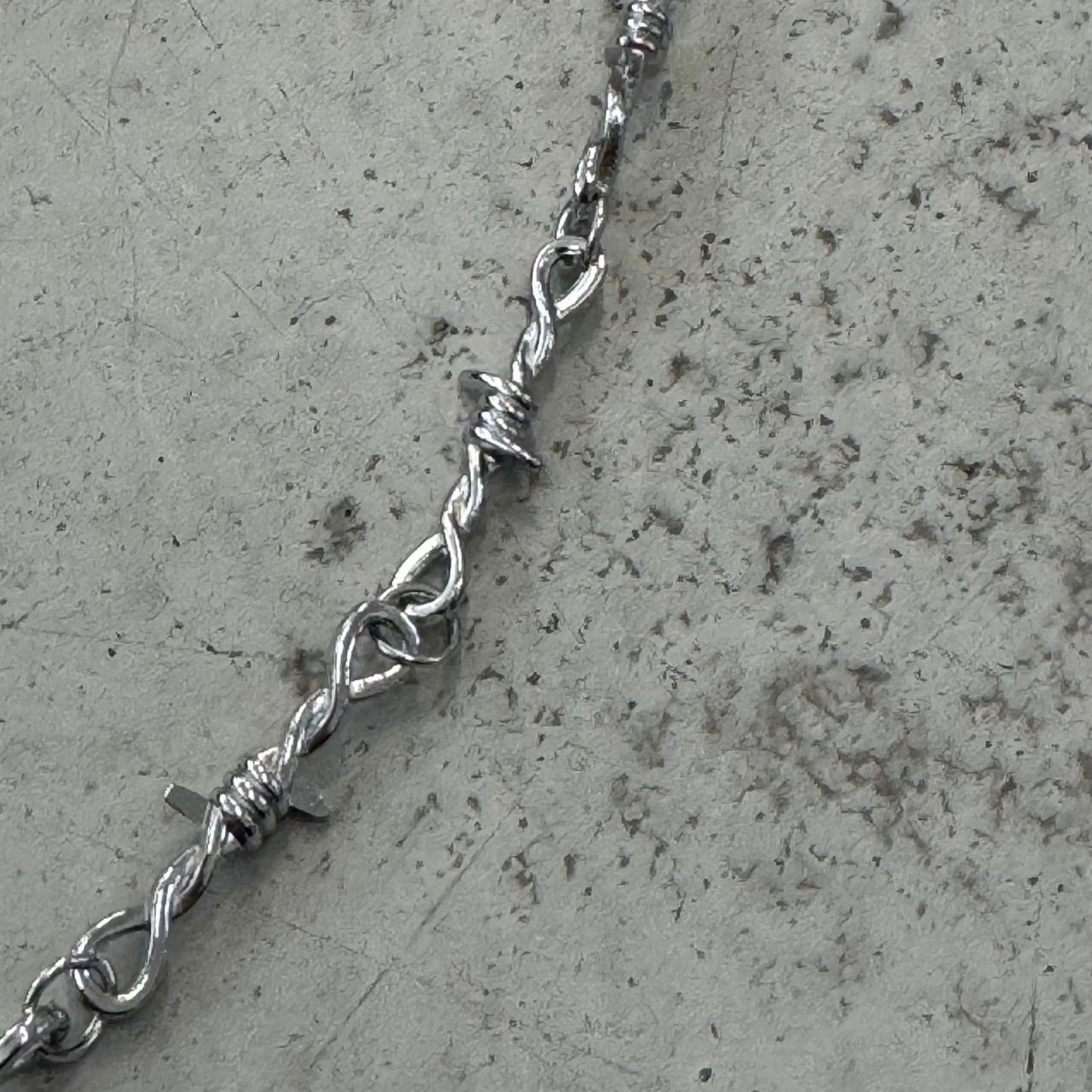 barbed wire walletchain